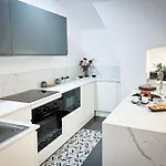 Oda ve Kahvaltı Marbel