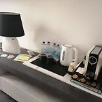 Oda ve Kahvaltı Marbel 4*
